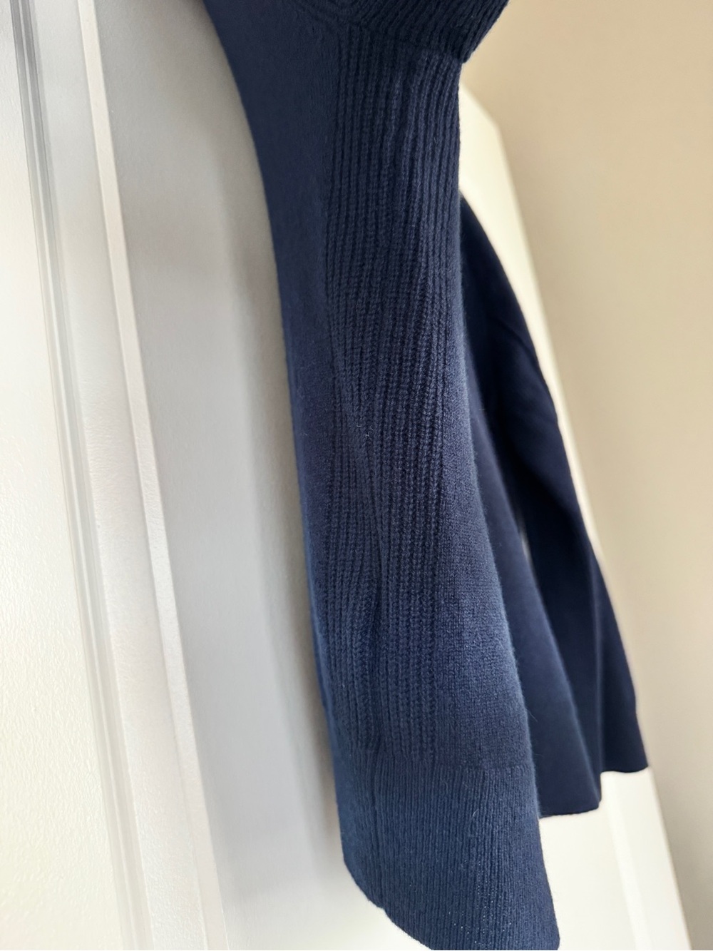 NWT! MADEWELL Women’s Cashmere V-Neck Sweater in Dark Cosmos Navy Size XS - Picture 3 of 12